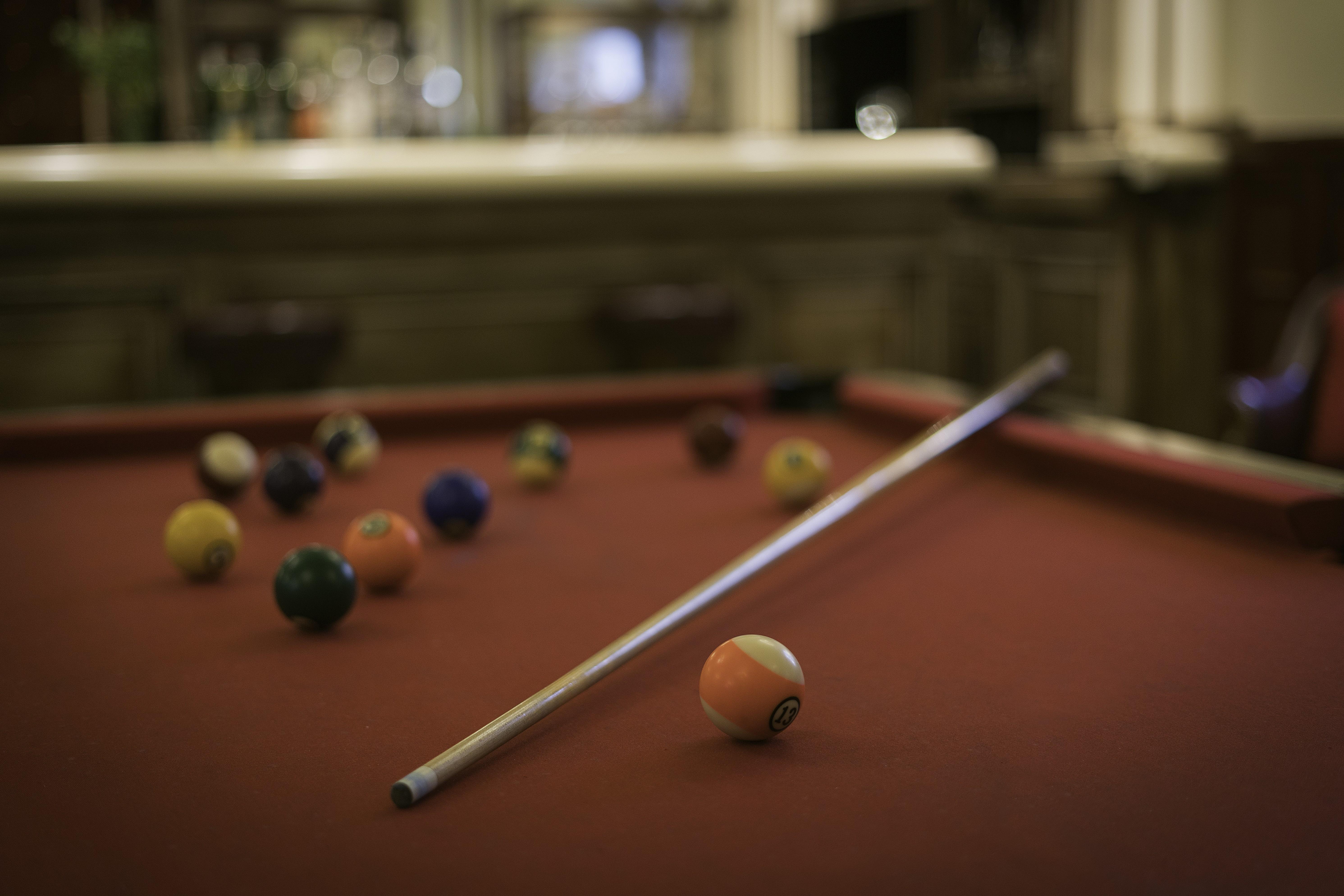 洛佩兹德哈罗酒店 毕尔巴鄂 外观 照片 A pool table