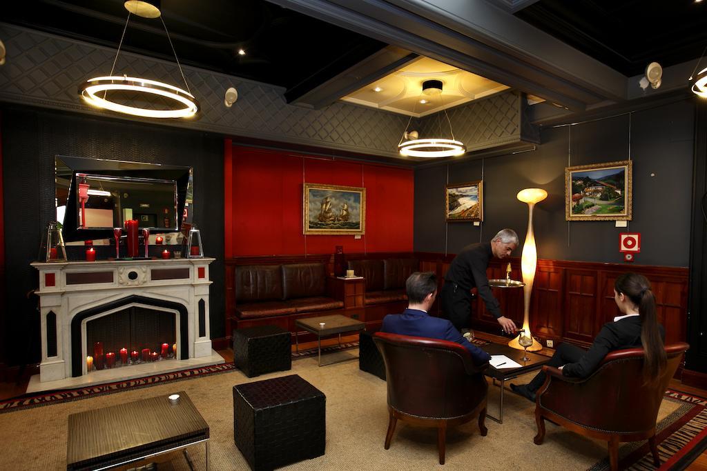 洛佩兹德哈罗酒店 毕尔巴鄂 外观 照片 The interior of the lounge